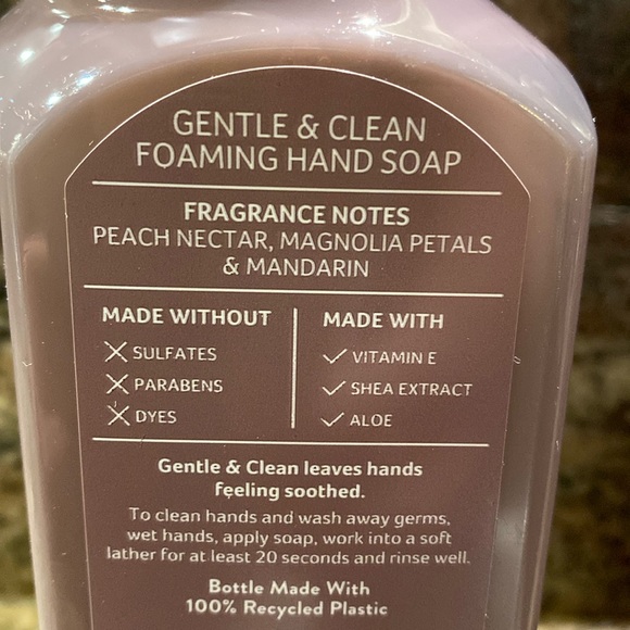 Set of 2 “Pink Peach Blossom“ BBW 8.75fl oz Gentle & Clean Foaming Hand Soap NWT - Picture 4 of 6